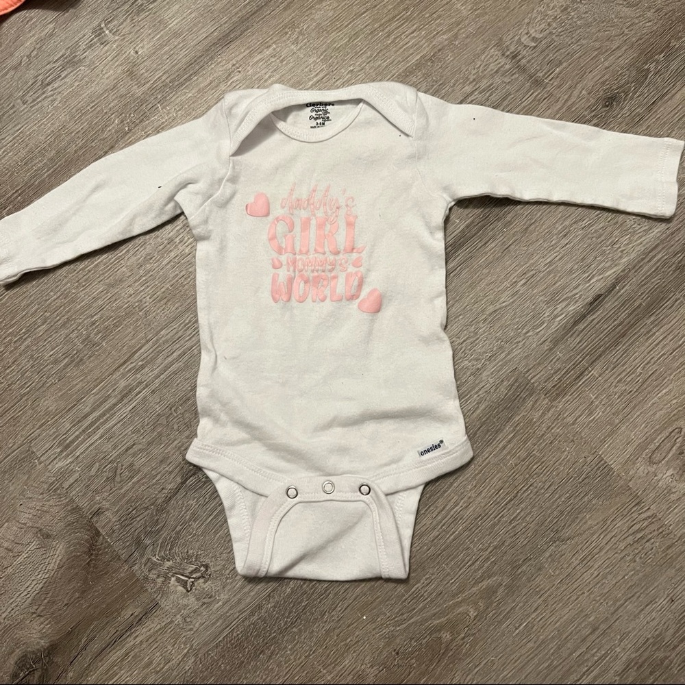 Gerber organic baby onesie size 3-6 month